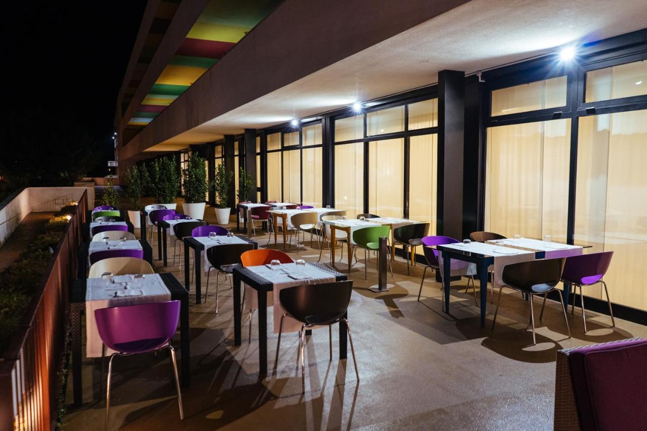 Unaway Hotel Фабро Экстерьер фото